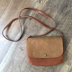 • Universal Thread • Cognac / Camel crossbody
